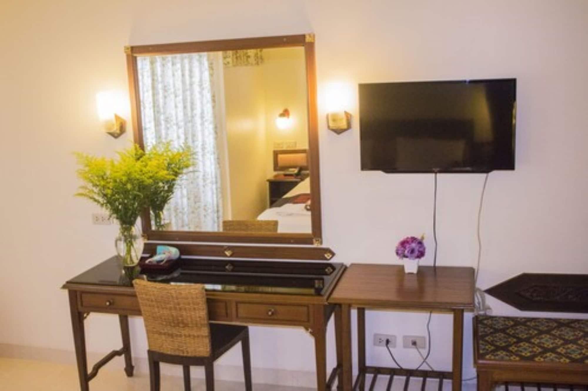 People Place Boutique In Town Hotel - Sha Extra Plus Chiang Mai Dış mekan fotoğraf